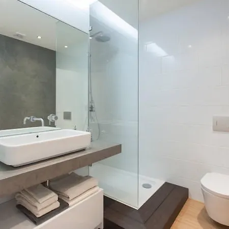 Apartment Design Flat In Principe Real